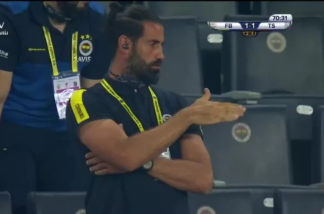 Fenerbahçe-Trabzonspor maçında Volkan Demirel'den Deniz Türüç'e tepki! "Otur yerine..."