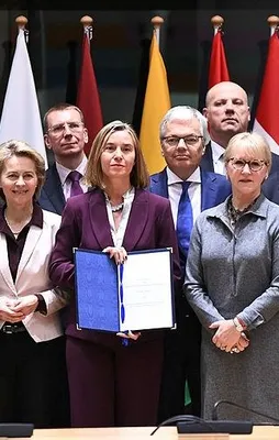 AB ortak ordusu için 23 üyeden imza