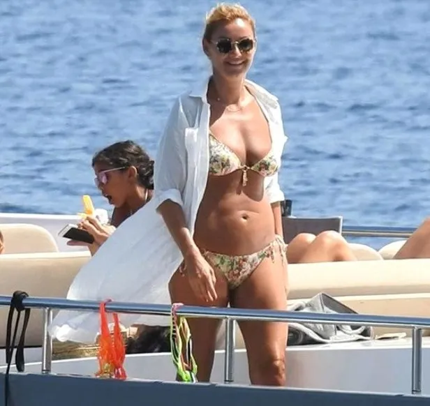 46lik-asenanin-son-hali-soke-edecek-ibrahim-tatlisesin-favori-oryantaliydi-yillar-kimseyi-affetmiyor-1700318111128.jpg İbrahim Tatlıses'in favori oryantaliydi! 46'lık Asena'nın son hali şoke edecek! "Yıllar kimseye acımıyor..."-12