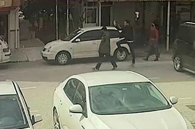 Kaçan klima hırsızını adeta uçarak yakaladı! Yer: Antalya