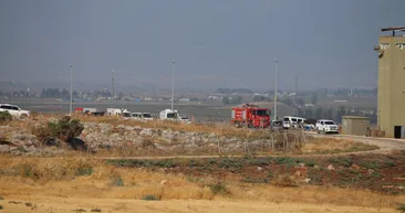 Son dakika: Hatayda göçmenleri taşıyan askeri araç devrildi! Ölü ve yaralılar var
