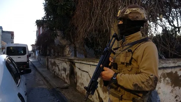 mersinde-pkk-operasyonu-52-gozalti-karari-1644645506995.jpg