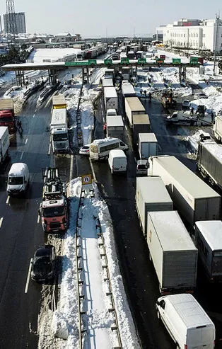 İBB'nin karla mücadele başarısızlığında solüsyon skandalı! Kilometre başına 5 litre solüsyon!