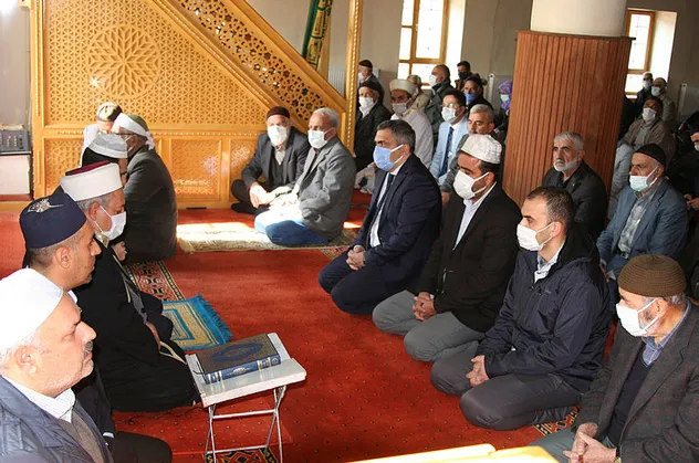 Sezai Karakoç için Şehzadebaşı Camisi'nde Kur'an-ı Kerim okundu