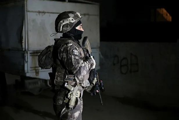 SON DAKİKA: Adana merkezli 3 ilde terör örgütü PKK/KCK'ya şafak operasyonu-2