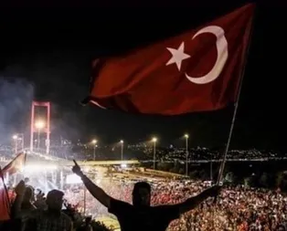 Ünlüler 15 Temmuz Direnişini unutmadı: Bir kahramanlık destanı yazıldı o gece!