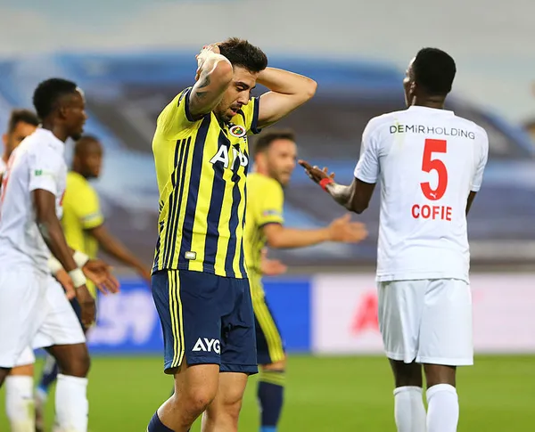 fenerbahcede-kaos-suruyor-emre-belozoglundan-sok-karar-1620923095278.jpg Fenerbahçe'de kaos sürüyor! Emre Belözoğlu'ndan şok karar-3