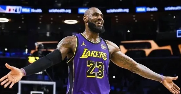 LeBron James yine tarihe geçti!