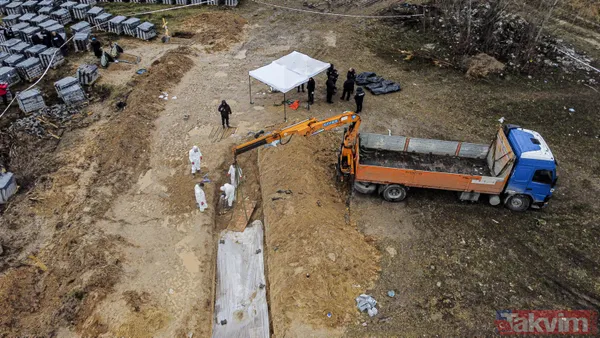 Ceset war! Buça'da dehşete düşüren görüntüler! Toplu mezarlar... - 23