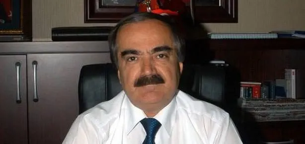Bir polis bıçaklandı