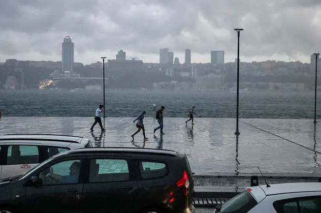 Son dakika: Yağışlı hava kaç gün sürecek? Hafta sonu İstanbul'da hava nasıl olacak?