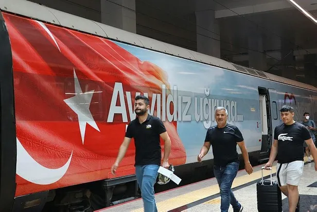 15-temmuz-demokrasi-ve-milli-birlik-treni-ankaradan-hareket-etti-ay-yildiz-ugruna-1657792002464.jpeg 15 Temmuz Demokrasi ve Milli Birlik Treni Ankara'dan hareket etti: Ay yıldız uğruna...-4