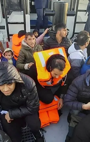 Son dakika: Enez açıklarında 36 düzensiz göçmen yakalandı