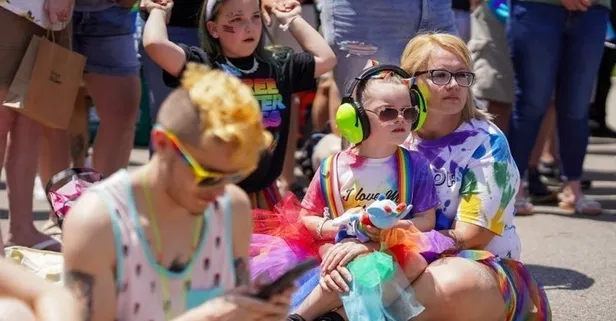 AB ülkesinde LGBT terörü! Propaganda ilkokul seviyesine indi: 5-8 yaşa ‘trans olma’ eğitimi