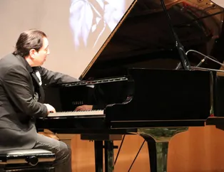 Ünlü piyanist Fazıl Say'dan babasına 'Babam Ahmet Say' bestesi ile veda! Fazıl Say'ın eleştirdiği İmamoğlu cenazeye katılmadı