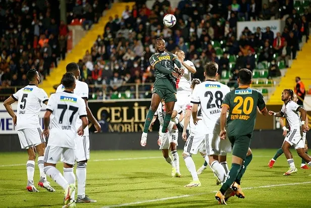 besiktasta-kritik-zirve-kotu-sonuclar-masaya-yatirilacak-1637528238507.jpeg Beşiktaş’ta kritik zirve! Yönetim Sergen Yalçın'la bir araya gelerek kötü sonuçları masaya yatırılacak-7