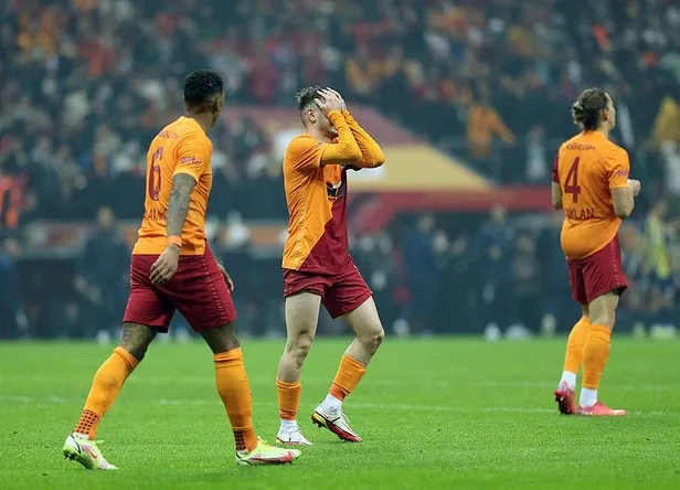 galatasarayda-genclik-sendromu-derbi-tansiyonunu-kaldiramadilar-1637611358277.jpeg Galatasaray'da gençlik sendromu! Derbi tansiyonunu kaldıramadılar-5