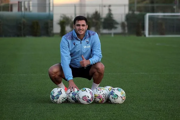 trabzonsporun-yildizi-maxi-gomez-taraftara-mesaj-yollari-bu-sevginin-karsiligini-odeyecegim-1664142253284.jpeg