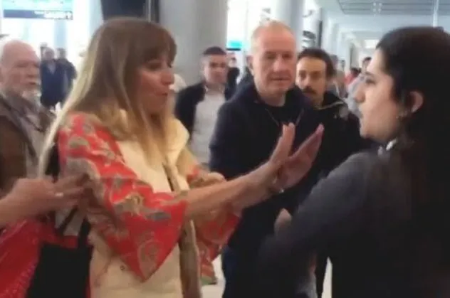 İstanbul Havalimanı’nda çalışan Tuğçe Sevi’ye hakaret eden Fatma Funda Esenç’in yargılanmasına yarın başlanacak