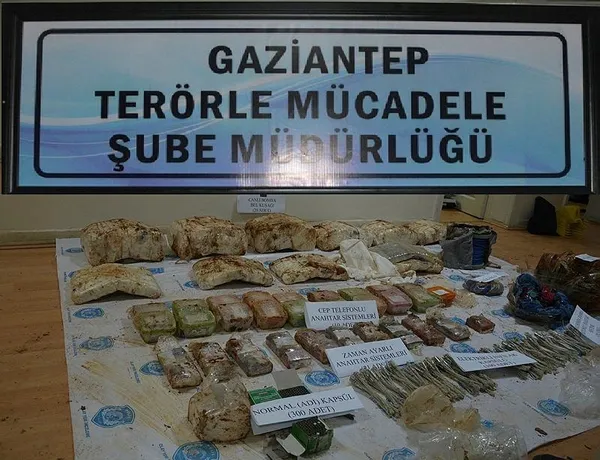 DEAŞ’lıların gösterdiği adreslerden cephanelik çıktı-2