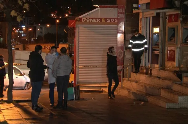 İstanbul'da panik anları! ATM cayır cayır yandı