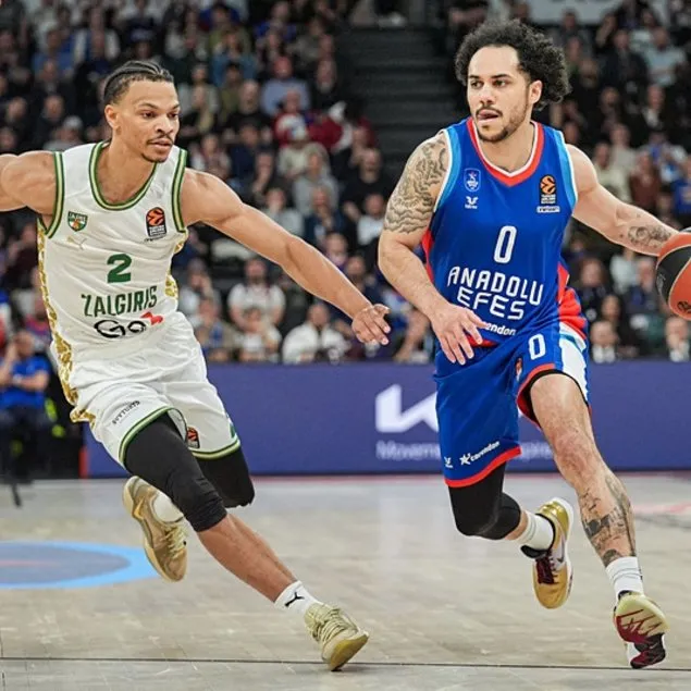Anadolu Efes play-off biletini kaptı
