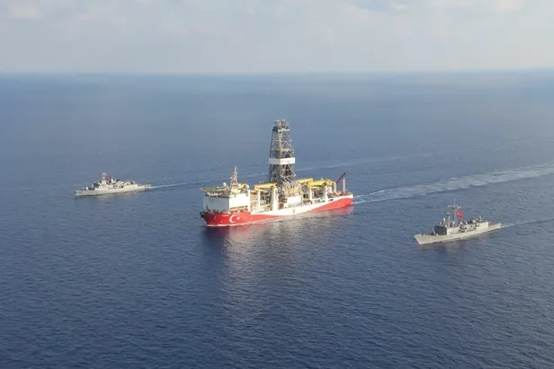 Son dakika: Bakan Dönmez: Yavuz, bayrağımızı dalgalandırarak ilerliyor-1