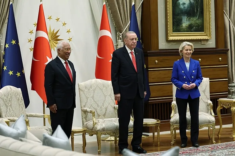 baskan-erdogan-ab-liderlerini-calisma-yemeginde-kabul-etti-1783542726523.jpeg Başkan Erdoğan'dan AB'ye "üyelik süreci" vurgusu: Yeniden canlandırılmalı-3