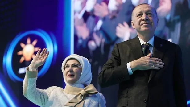 baskan-erdogan-ve-emine-erdogandan-toplu-acilis-kutuphanesiz-okul-kalmasin-1655362688865.jpeg Başkan Erdoğan ve Emine Erdoğan'dan toplu açılış... "Kütüphanesiz Okul Kalmasın"-3