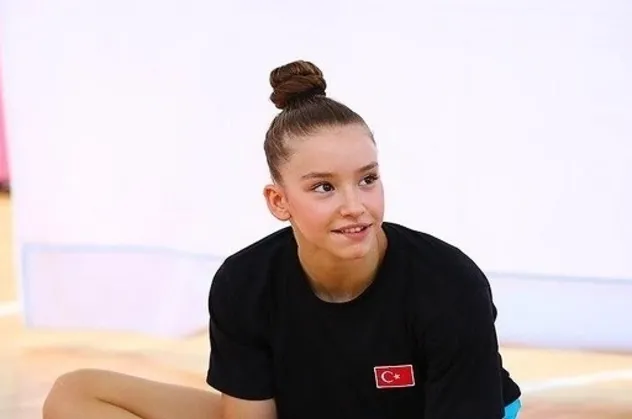 Survivor 2021 Ayşe Begüm Onbaşı kimdir? Kaç yaşında? Nereli? Evli mi?