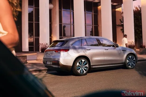 Mercedes-Benz yüzde yüz elektrikli modeli EQC'yi tanıttı