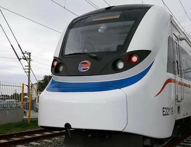 Yük treni raydan çıktı! Seferler aksadı