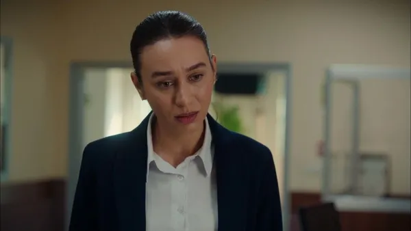 nizam-gulayseyi-koseye-sikistirdi-ates-kuslari-20-bolum-fragmani-yayinlandi-bu-adam-senin-neyin-1686347608050.jpg Nizam, Gülayşe’yi köşeye sıkıştırdı! Ateş Kuşları 20. bölüm fragmanı yayınlandı: “Bu adam senin neyin?”-3