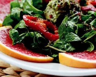 Rokalı Avokado Salatası Tarifi
