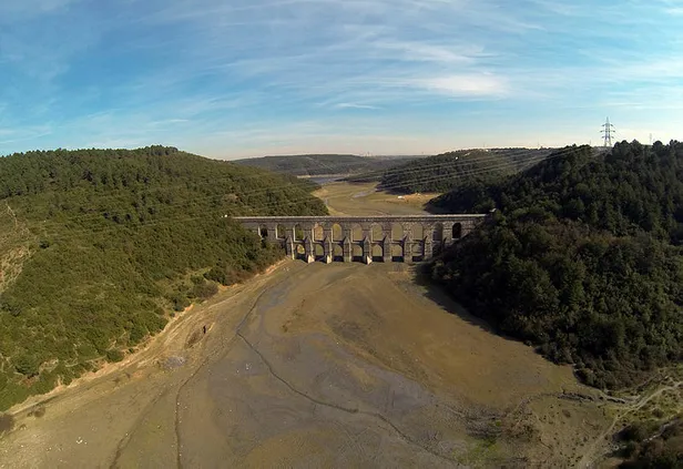 İstanbul barajlarIarı susuzluk alarmı verirken İBB Başkanı Ekrem İmamoğlu "problem gözükmüyor" dedi-6