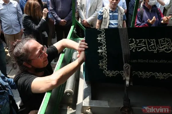 Özlem Sarıkaya Yurt'un son paylaşımı sevenlerini gözyaşlarına boğdu! Cenaze töreninde annesinden yürekleri dağlayan sözler - 23