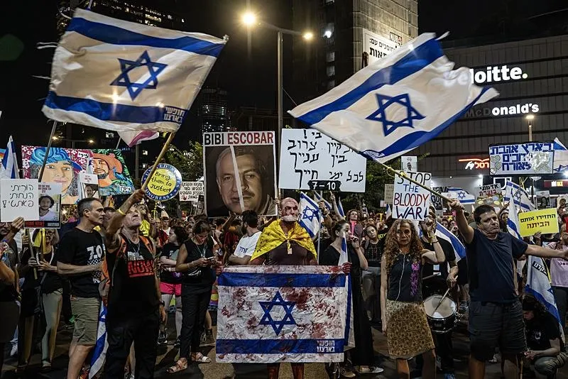 Tel Aviv'de tansiyon yükseldi