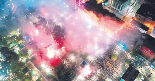 Bordo-Mavililer şampiyonluğu Türkiye’nin dört bir yanında coşku ile kutlandı