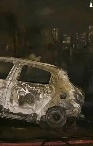 Çekmeköy'de park halindeki otomobil bir anda alev aldı!