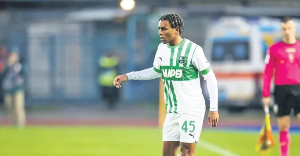 Kanarya harıl harıl sol açık arıyor