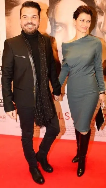 kenan-dogulu-ile-aybuke-pusatin-dansi-sosyal-medyanin-gundeminde-yorumlarin-ardi-arkasi-kesilmedi-beren-saat-g-1667600408415.jpg Kenan Doğulu ile Aybüke Pusat’ın dansı sosyal medyanın gündeminde! Yorumların ardı arkası kesilmedi: “Beren Saat görmesin...”-3