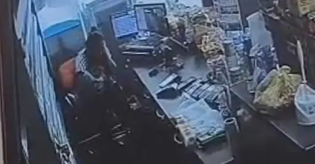 Kucağındaki bebeğe aldırmadı defalarca bıçakladı! Eski eş dehşeti kamerada...