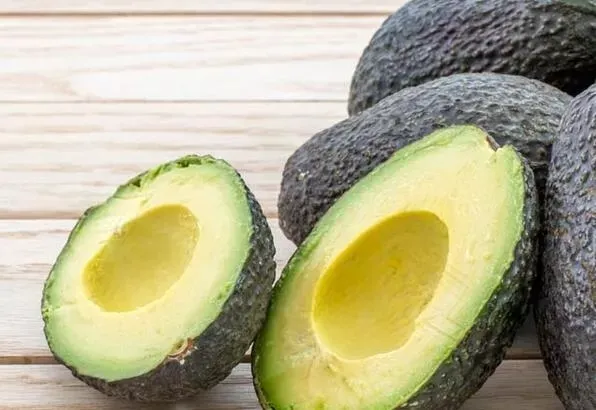 ruyada-avokado-gormek-ne-anlama-gelir-neye-isarettir-anlami-yorumu-1656420790168.jpeg Rüyada ağaçtan avokado toplamanın anlamı, yorumu - Rüyada avokado görmek ne anlama gelir, neye işarettir?-1