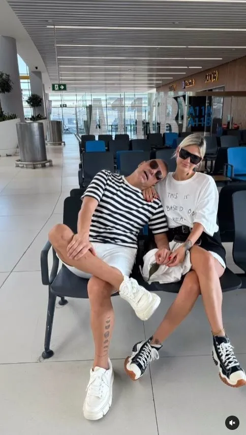 15-yas-kucuk-sevgilisiyle-aska-geldi-berdan-mardini-dilara-talayla-pozlarini-paylasmaya-doyamadi-ilk-yorum-cey-1724927107406.jpg 15 yaş küçük sevgilisiyle aşka geldi! Berdan Mardini, Dilara Talay’la pozlarını paylaşmaya doyamadı! İlk yorum Ceylan’dan...-4