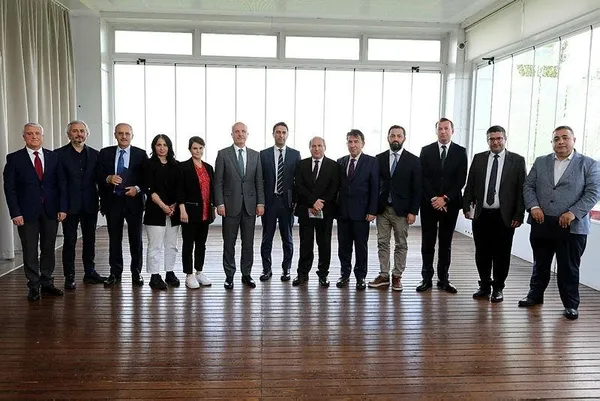 yok-baskani-erol-ozvardan-universite-sinavinin-kaldirilmasi-tartismalarina-iliskin-aciklama-cumhurbaskanimizin-1687370568022.jpeg YÖK Başkanı Erol Özvar'dan "üniversite sınavının kaldırılması" tartışmalarına ilişkin açıklama: Cumhurbaşkanı'mızın talimatı olursa...-2