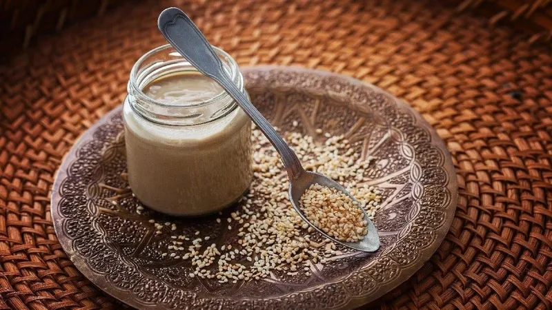 1-limon-sikip-yiyin-o-derde-sifa-olsun-tahin-ve-limon-mucizesi-1710678812560.jpg Onun Üstüne 3 Damla Limon Sıkıp Yiyin, Dertlere Şifa Olsun!-2