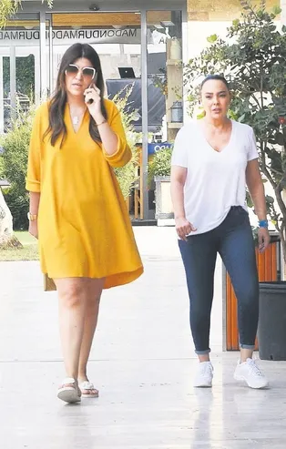 Ebru Gündeş'ten tatıl arası iş