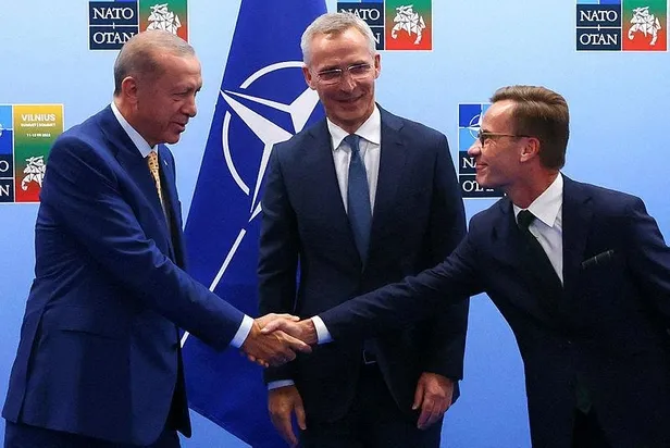 Litvanya'da üçlü zirve: Başkan Erdoğan, NATO Genel Sekreteri Stoltenberg ve İsveç Başbakanı Ulf Kristersson görüştü-3