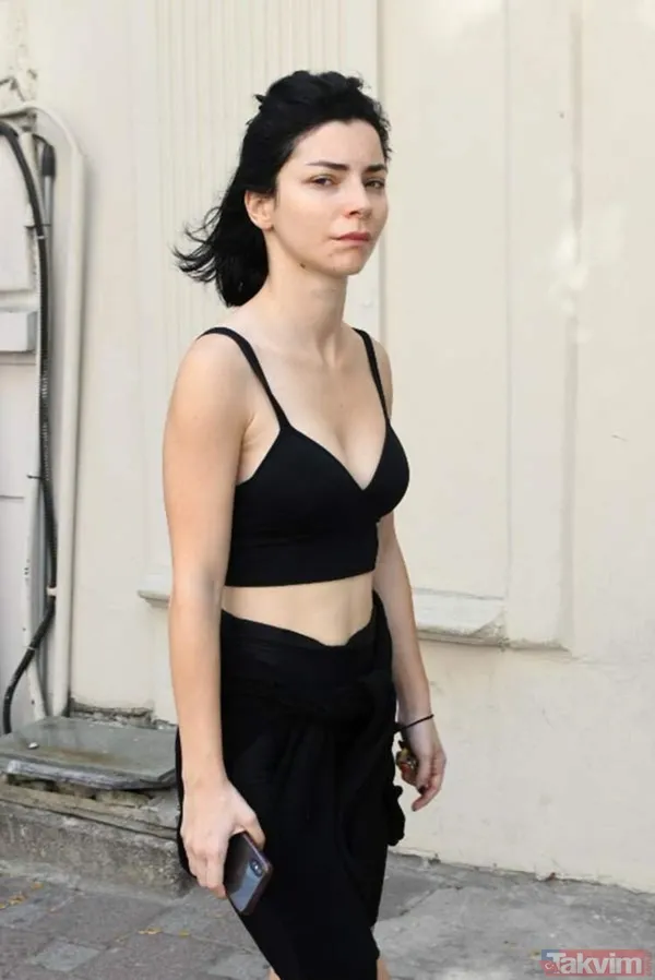 Merve Boluğur derin dekoltesiyle Nişantaşı'nda yakalandı 'Merve sana ne oldu?' dedirtti! 'Ben tutkulu bir kadınım' - 5