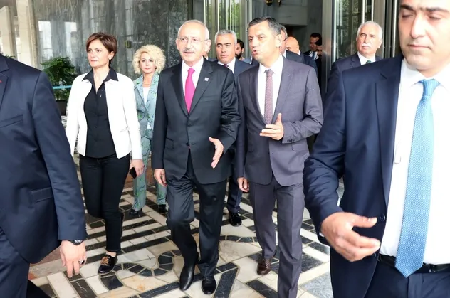 Sabah gazetesi yazarı Mahmut Övür: Uğur Mumcu'nun deyimiyle gardırop Atatürkçüsü!
